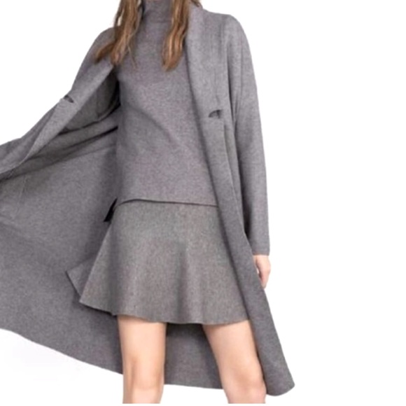 Zara Knit, grey mini skirt. Simple, cute & comfortable. Size S. - Picture 10 of 11